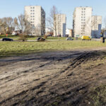 16.3.2016 Kielce. Rozjeżdżony trawnik przy Skateparku na Kadzielni. / Wojciech Habdas / Radio Kielce