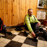 18.3.2016 Opatów. Ekstremalna Droga Krzyżowa. Ostatnie przygotowania. / Wojciech Habdas / Radio Kielce