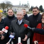 21.03.2016. Konferencja posła PiS Krzysztofa Lipca na placu Artystów / Wojciech Habdas / Radio Kielce