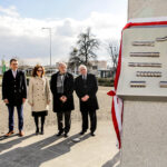 23.3.2016 Kielce. Ponownie odsłonięto Obelisk Laserowyh Technologii Metali przy Politechnice Świętokrzyskiej. / Wojciech Habdas / Radio Kielce