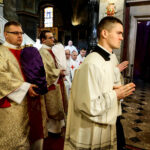 24.3.2016 Kielce. Wielki Czwartek: Msza z poświęceniem krzyżma. Oleje chorych i katechumenów. / Wojciech Habdas / Radio Kielce