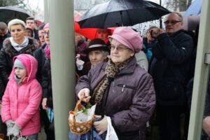 26.03.2016 Kielce. Bazylika Katedralna. Święcenie pokarmów / Wojciech Habdas / Radio Kielce