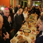 26.03.2016 Kielce. WDK. Śniadanie wielkanocne dla potrzebujących i bezdomnych / Wojciech Habdas / Radio Kielce