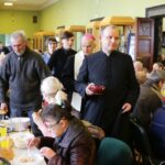 26.03.2016 Kielce. WDK. Śniadanie wielkanocne dla potrzebujących i bezdomnych / Wojciech Habdas / Radio Kielce