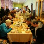 26.03.2016 Kielce. WDK. Śniadanie wielkanocne dla potrzebujących i bezdomnych / Wojciech Habdas / Radio Kielce