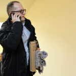 30.3.2016 Kielce. Podpisy pod referendum w sprawie odwołania Prezydenta Wojciecha Lubawskiego trafiły do Komisarza Wyborczego. / Wojciech Habdas / Radio Kielce