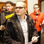 30.3.2016 Kielce. Podpisy pod referendum w sprawie odwołania Prezydenta Wojciecha Lubawskiego trafiły do Komisarza Wyborczego. / Wojciech Habdas / Radio Kielce