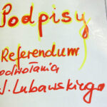 30.3.2016 Kielce. Podpisy pod referendum w sprawie odwołania Prezydenta Wojciecha Lubawskiego trafiły do Komisarza Wyborczego. / Wojciech Habdas / Radio Kielce