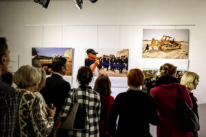 31.3.2016 Kielce. "W kręgu chasydów" - wystawa fotografii w Muzeum Dialogu Kultur / Wojciech Habdas / Radio Kielce