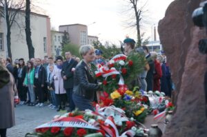 14.04.2016 r. Ostrowieckie uroczystości katyńskie / Teresa Czajkowska / Radio Kielce