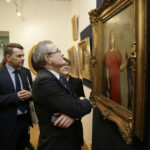 Wicepremier Piotr Gliński zwiedził Muzeum Narodowe w Kielcach (5 kwietnia 2016 r.) / Jarosław Kubalski / Radio Kielce