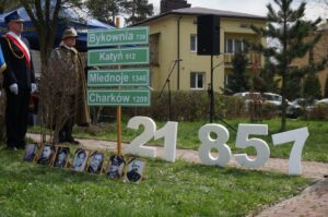 13.04.2016 r. Starachowice. Uczcili pamięć ofiar Katynia / Krzysztof Żołądek / Radio Kielce