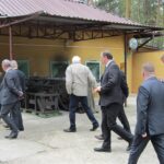 19.04.2016 r. Sejmowa komisja w zakładzie zbrojeniowym / Robert Felczak / Radio Kielce