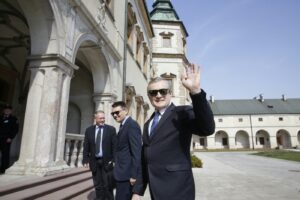 Wicepremier Piotr Gliński zwiedził Muzeum Narodowe w Kielcach (5 kwietnia 2016 r.) / Jarosław Kubalski / Radio Kielce
