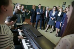 Minister Edukacji Narodowej z wizytą w Bielinach (25 kwietnia 2016 r.) / Jarosław Kubalski / Radio Kielce