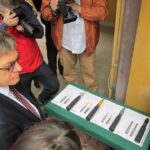 19.04.2016 r. Sejmowa komisja w zakładzie zbrojeniowym / Robert Felczak / Radio Kielce