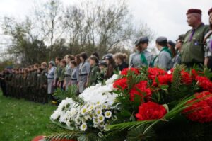 13.04.2016 r. Starachowice. Uczcili pamięć ofiar Katynia / Krzysztof Żołądek / Radio Kielce