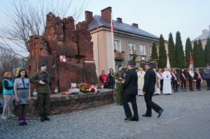 14.04.2016 r. Ostrowieckie uroczystości katyńskie / Teresa Czajkowska / Radio Kielce