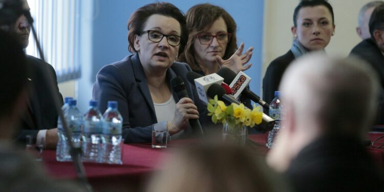 Minister Anna Zalewska odwiedziła Starachowice (25 kwietnia 2016 r.) / Jarosław Kubalski / Radio Kielce