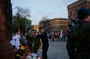 14.04.2016 r. Ostrowieckie uroczystości katyńskie / Teresa Czajkowska / Radio Kielce