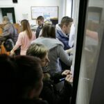 01.04.2016. Pierwszy dzień przyjmowania wniosków o wsparcie z rządowego programu "Rodzina 500 +" / Jarosław Kubalski / Radio Kielce