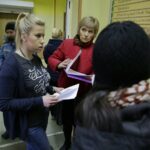 01.04.2016. Pierwszy dzień przyjmowania wniosków o wsparcie z rządowego programu "Rodzina 500 +" / Jarosław Kubalski / Radio Kielce