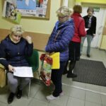 01.04.2016. Pierwszy dzień przyjmowania wniosków o wsparcie z rządowego programu "Rodzina 500 +" / Jarosław Kubalski / Radio Kielce