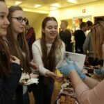 09.04.2016 Piknik edukacyjny w 6 Liceum im. Juliusza Słowackiego / Jarosław Kubalski / Radio Kielce