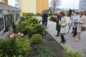 10.04.2016. Obchody 6. rocznicy katastrofy smoleńskiej w Starachowicach / Jarosław Kubalski / Radio Kielce