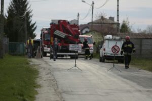 18.04.2016. Przy ulicy Zastawie w Kielcach ulatnia się gaz. Ewakuowani zostali mieszkańcy / Jarosław Kubalski / Radio Kielce