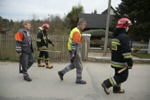 18.04.2016. Przy ulicy Zastawie w Kielcach ulatnia się gaz. Ewakuowani zostali mieszkańcy / Jarosław Kubalski / Radio Kielce