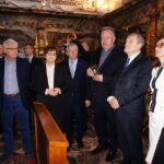 05.04.2016 Rytwiany. Wicepremier Piotr Gliński podczas wizyty w Pustelni Złotego Lasu. / Grażyna Szlęzak-Wójcik / Radio Kielce