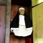 31.03.2016 Rytwiany. Pokamedulski zespół sakralny. Klasztor. Pustelnia Złotego Lasu. Figura woskowa (pośmiertna maska), Anny Dziulanki / Jarosław Kubalski / Radio Kielce