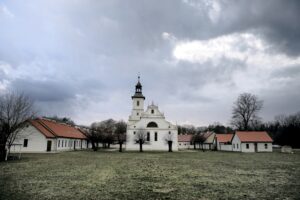 31.03.2016 Rytwiany. Pokamedulski zespół sakralny. Klasztor. Pustelnia Złotego Lasu. / Jarosław Kubalski / Radio Kielce