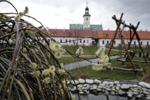 31.03.2016 Rytwiany. Pokamedulski zespół sakralny. Klasztor. Pustelnia Złotego Lasu. / Jarosław Kubalski / Radio Kielce