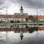 31.03.2016 Rytwiany. Pokamedulski zespół sakralny. Klasztor. Pustelnia Złotego Lasu. / Jarosław Kubalski / Radio Kielce