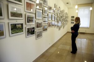 01.04.2016 Kielce. Wystawa zdjęć "Foto notatki na temat: Prima Aprilis" Krzysztof Zając. / Jarosław Kubalski / Radio Kielce