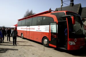 03.04.2016 Krajno. Mobilny punkt poboru krwi. Akcja honorowego oddawania krwi. / Jarosław Kubalski / Radio Kielce