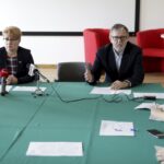 04.04.2016 Kielce. Konferencja w OMPiO dotycząca akcji Zapal Znicz Pamięci. Naczelnik dlelegatury IPN Dorota Koczwańska-Kalita i Marek Maciągowski. / Jarosław Kubalski / Radio Kielce