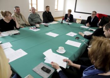 04.04.2016 Kielce. Konferencja w OMPiO dotycząca akcji Zapal Znicz Pamięci. / Jarosław Kubalski / Radio Kielce