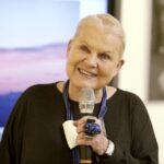 06.04.2016 Kielce. Elżbieta Dzikowska podczas promocji swojego albumu Moje Ponidzie w BWA. / Jarosław Kubalski / Radio Kielce