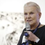 06.04.2016 Kielce. Elżbieta Dzikowska podczas promocji swojego albumu Moje Ponidzie w BWA. / Jarosław Kubalski / Radio Kielce