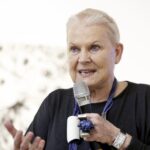 06.04.2016 Kielce. Elżbieta Dzikowska podczas promocji swojego albumu Moje Ponidzie w BWA. / Jarosław Kubalski / Radio Kielce