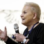 06.04.2016 Kielce. Elżbieta Dzikowska podczas promocji swojego albumu Moje Ponidzie w BWA. / Jarosław Kubalski / Radio Kielce