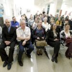 06.04.2016 Kielce. Elżbieta Dzikowska podczas promocji swojego albumu Moje Ponidzie w BWA. / Jarosław Kubalski / Radio Kielce