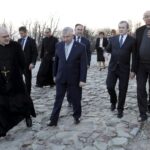 05.04.2016 Święty Krzyż. Wicepremier, minister kultury Piotr Gliński podczas wizyty w klasztorze. / Jarosław Kubalski / Radio Kielce