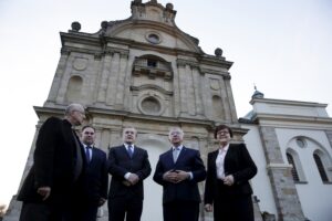 05.04.2016 Święty Krzyż. Wicepremier, minister kultury Piotr Gliński podczas wizyty w klasztorze. / Jarosław Kubalski / Radio Kielce