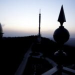 05.04.2016 Święty Krzyż. Wicepremier, minister kultury Piotr Gliński podczas wizyty w klasztorze. Widok z wieży. / Jarosław Kubalski / Radio Kielce