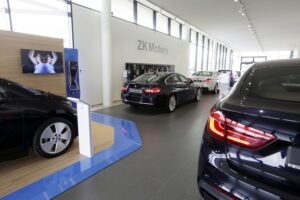 07.04.2016 Kielce. Salon BMW Złoty Certyfikat "Green Building". / Jarosław Kubalski / Radio Kielce