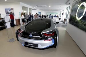 07.04.2016 Kielce. Salon BMW Złoty Certyfikat "Green Building". / Jarosław Kubalski / Radio Kielce